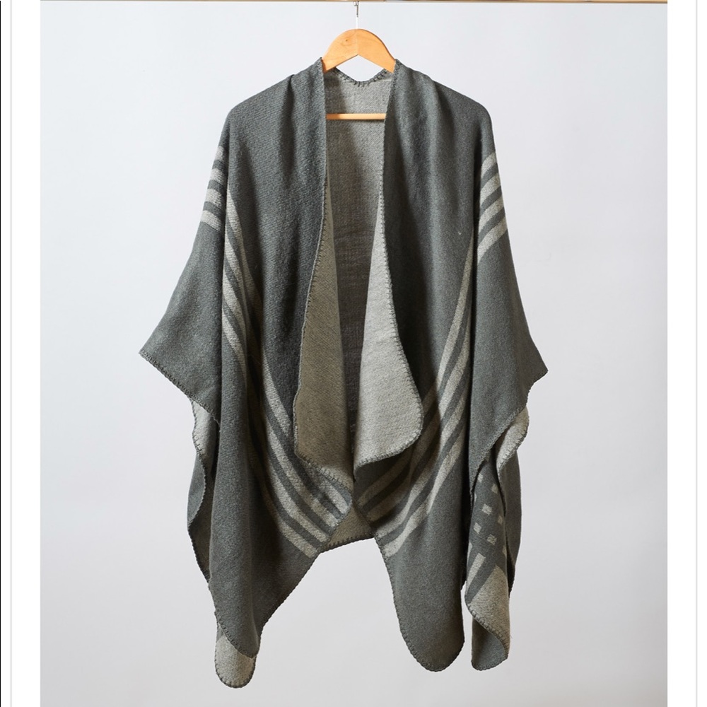 NEW B.B. Dakota Reversible Poncho